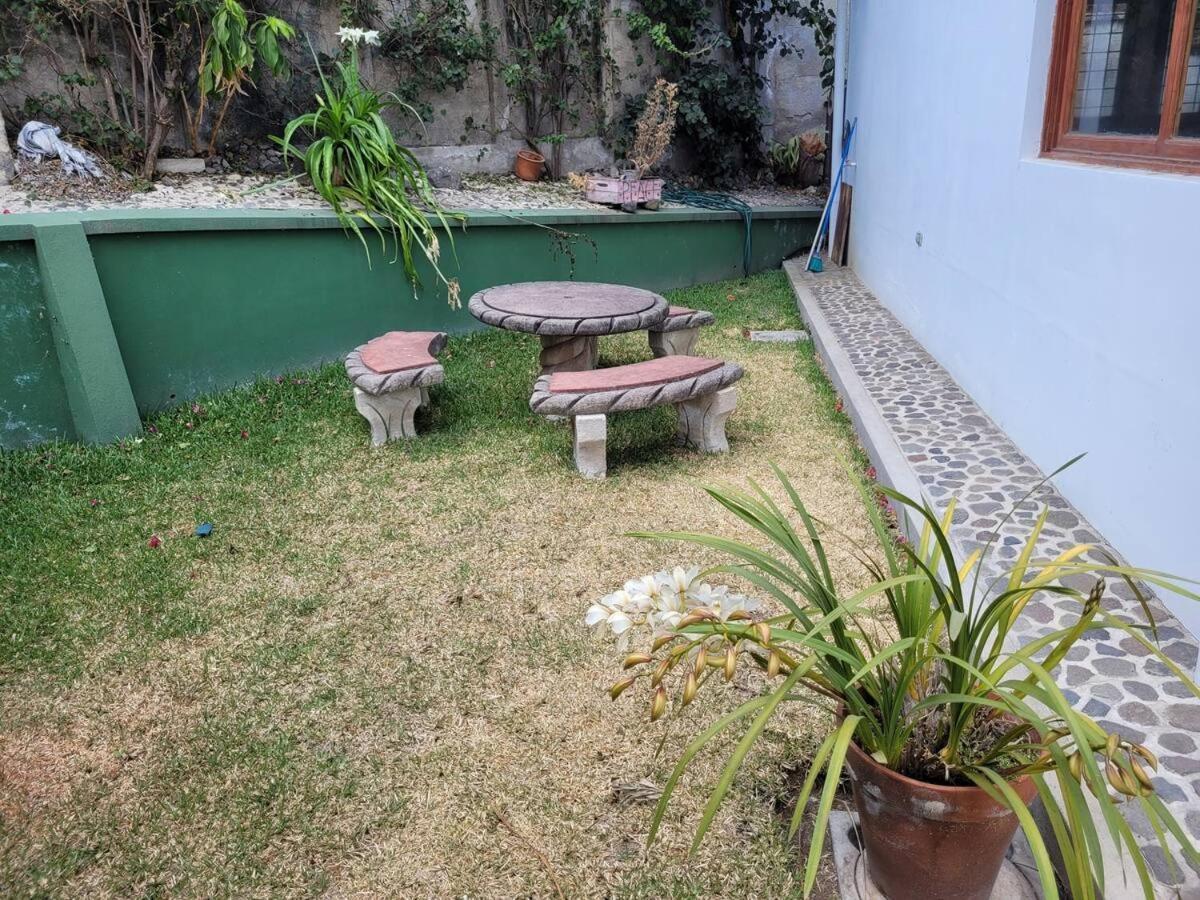 Amplia casa Antigua Guatemala con pérgola y jardín Exterior foto