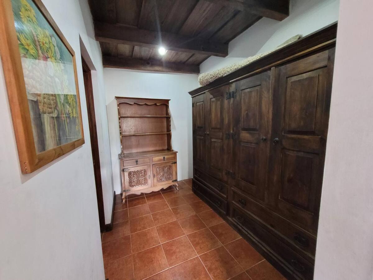Amplia casa Antigua Guatemala con pérgola y jardín Exterior foto